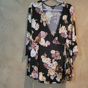 Torrid Floral wrap top 4